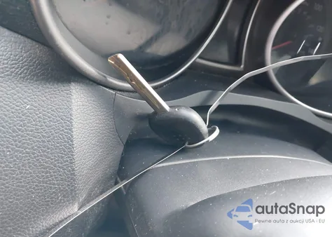 2013 Hyundai Veloster Base W/Black z USA, uszkodzony, nr VIN KMHTC6AD6DU145062